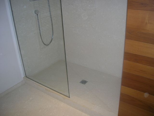Rivestimento bagno marmo bianco: stanze bagno in marmo mosaico ... Marmo di carrara bianco e grigio ceramiche santagostino
